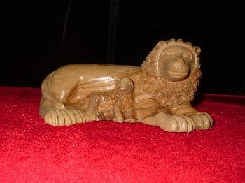 Hand Carved Olive Wood Statue: Lion and Lamb